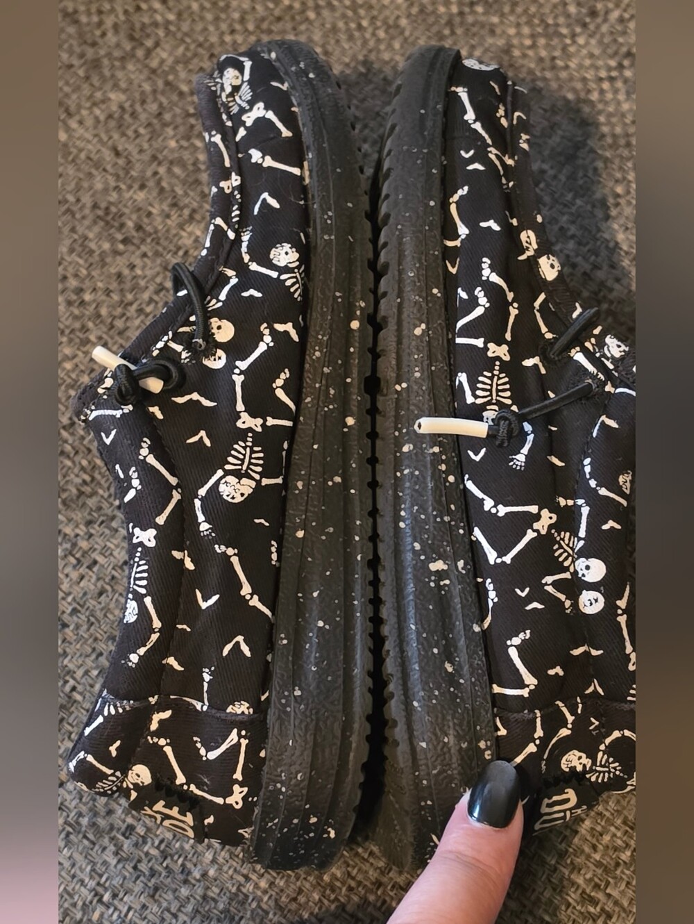 HEY DUDE Kids Halloween Black White Skelton Print Shoes Size C 13 - Picture 7 of 8